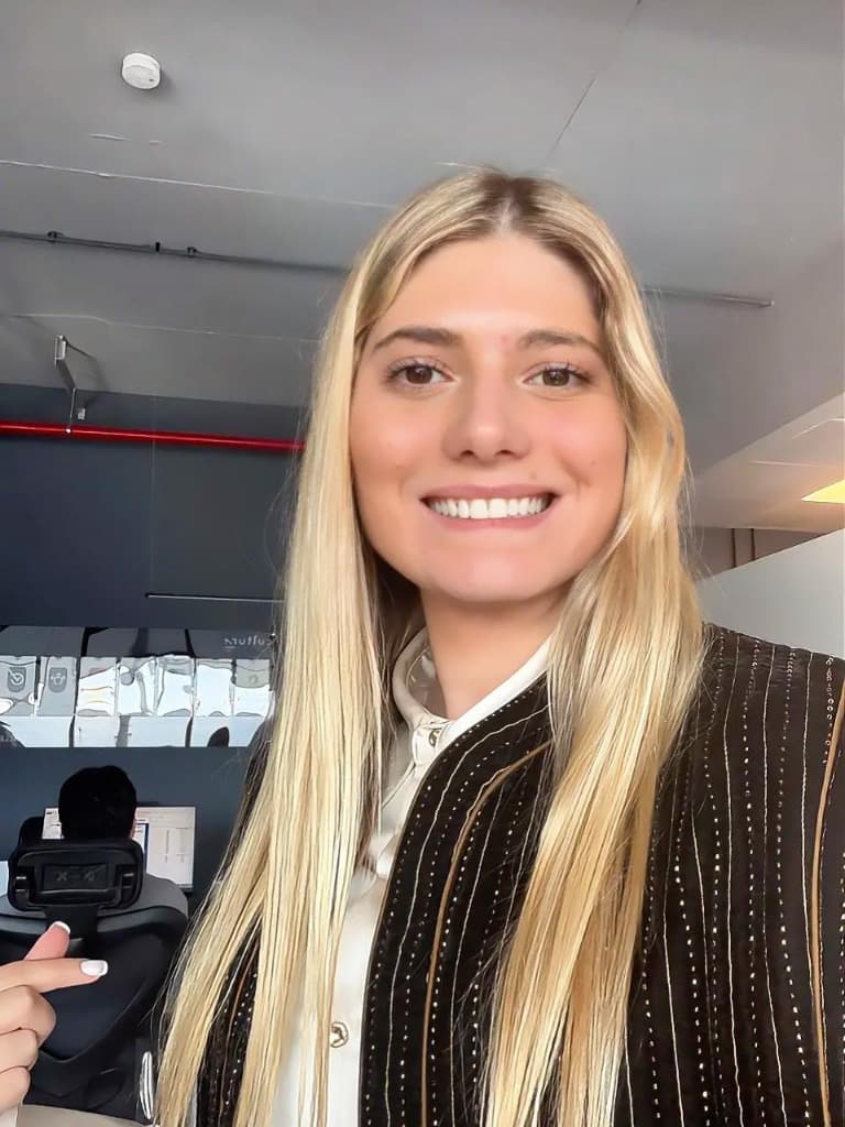 Flor Martinez — Comunidad y Presencia Digital